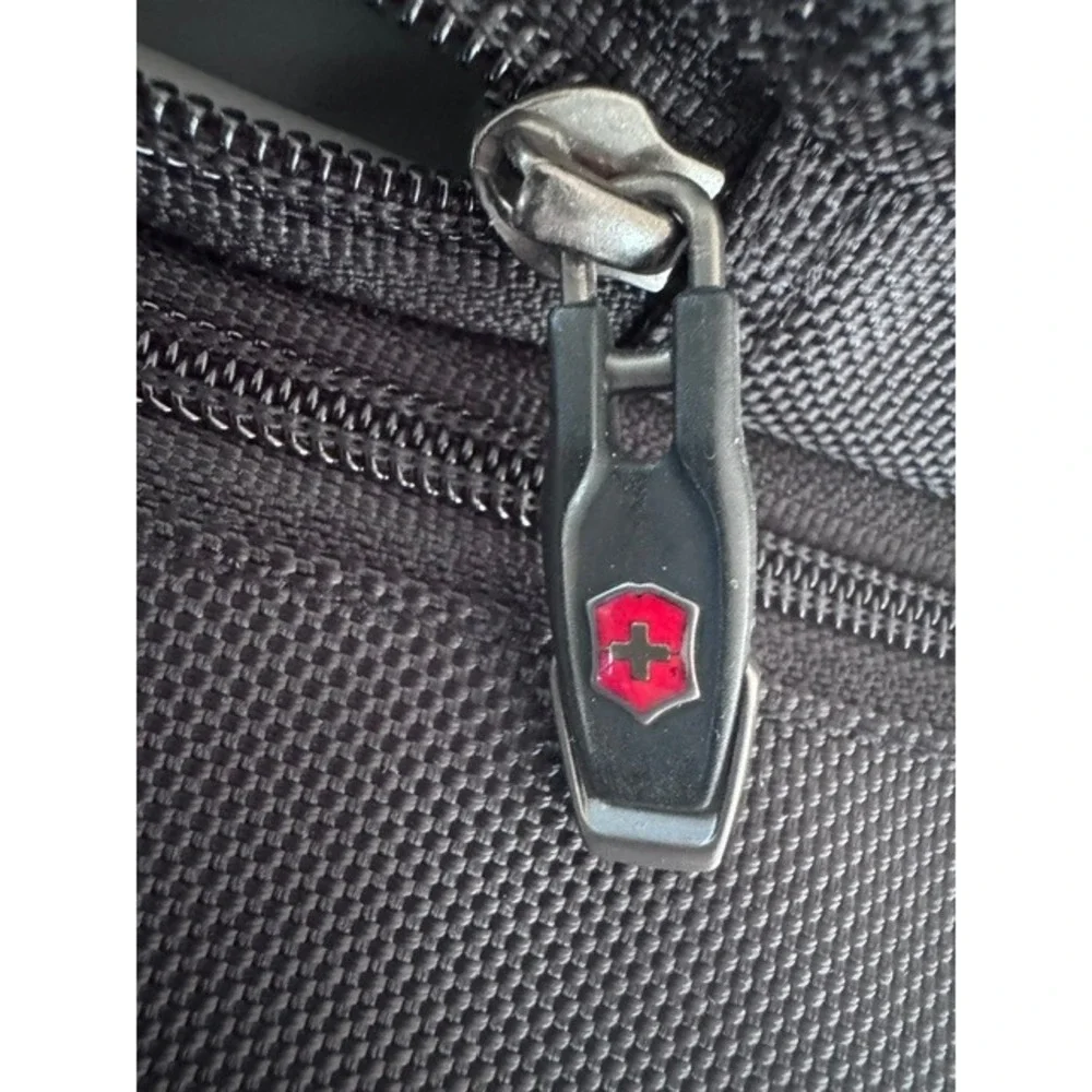 Victorinox Swiss Army Insulated Wine Bottle/beverage Travel Cooler Bag Nylon